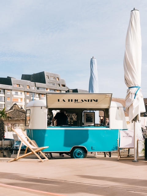 La Maison Bleue à Courseulles-sur-Mer photographiée lors d'un shooting professionnel